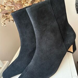 Elegant Black Suede Ankle Boots